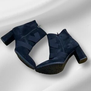 🦄 NWOB Andre Assous “Porter” Suede Boots Sz 11M 3” Heel